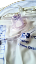 Cargar imagen en el visor de la galería, BOLSA RECOLECTORA DE ORINA DOVER 2 LT CAMARA ANTIRREFLUJO COMPATIBLE SONDA FOLEY DRENAJE URINARIO