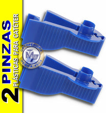 Cargar imagen en el visor de la galería, PAR DE PINZAS PARA CATETER DIALISIS - CLIPS DE PLASTICO